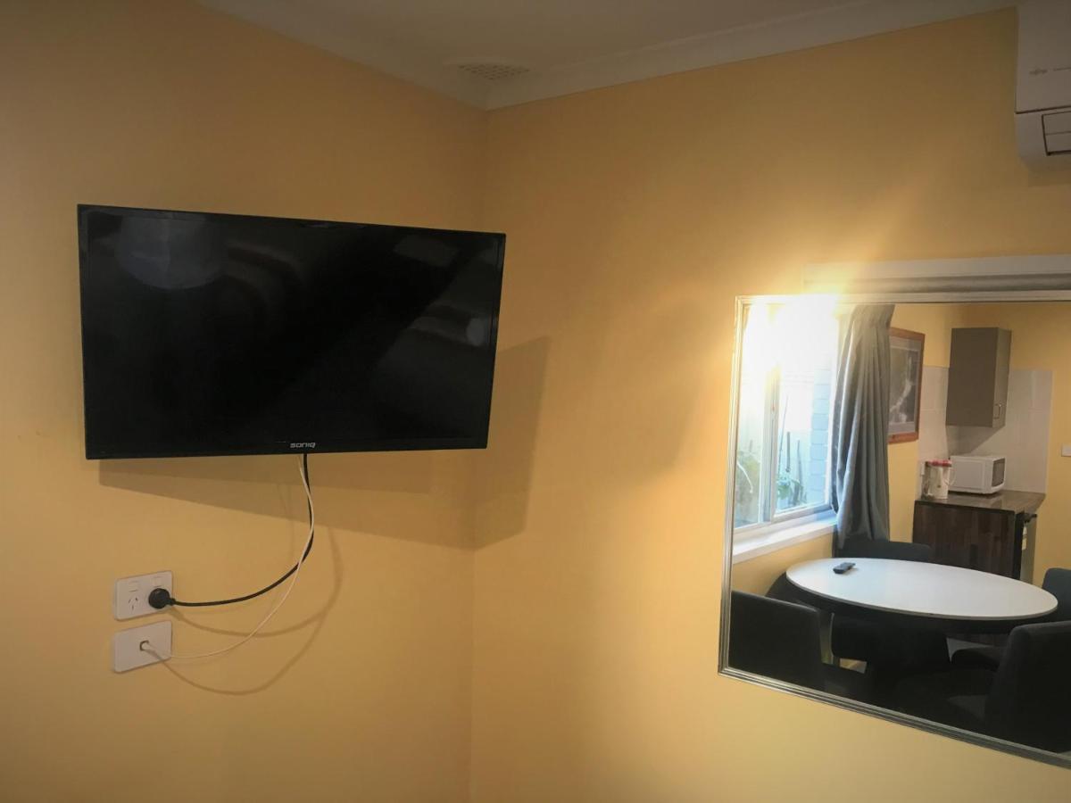 Toukley Motor Inn エクステリア 写真