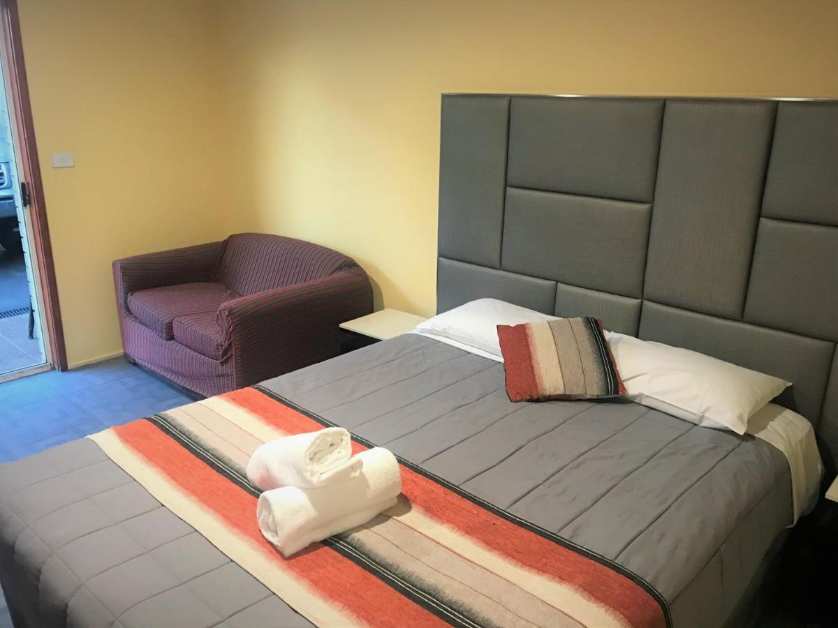 Toukley Motor Inn エクステリア 写真