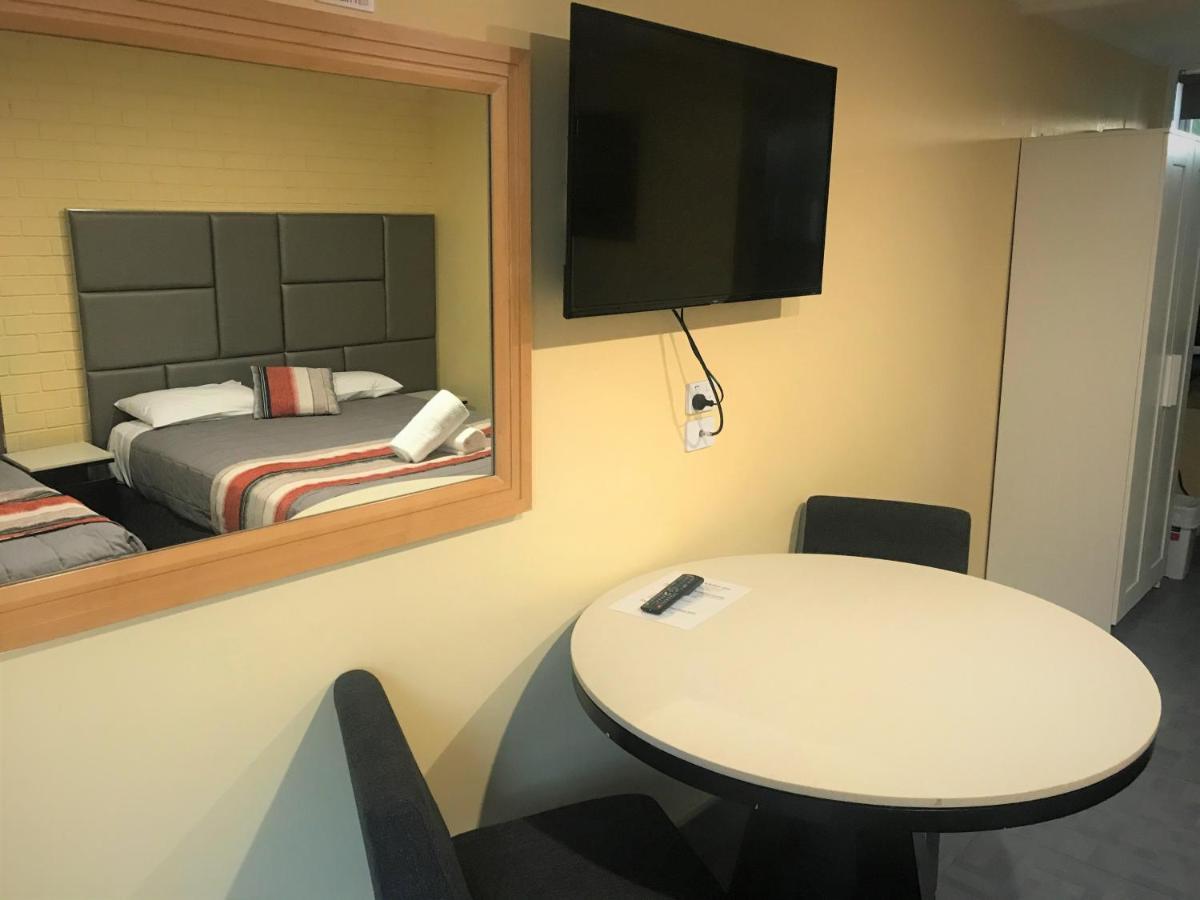 Toukley Motor Inn エクステリア 写真